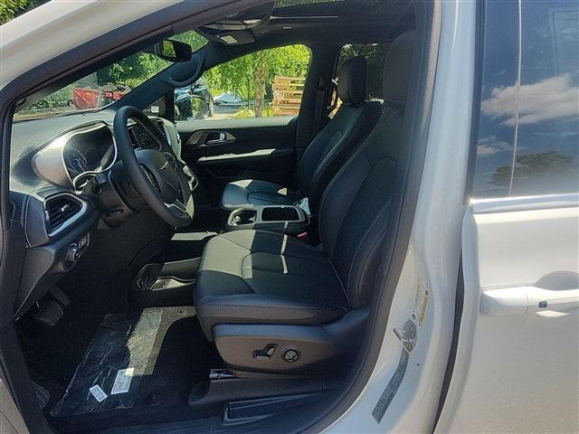new 2025 Chrysler Pacifica car, priced at $38,980