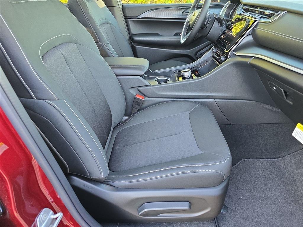 new 2025 Jeep Grand Cherokee L car, priced at $41,600