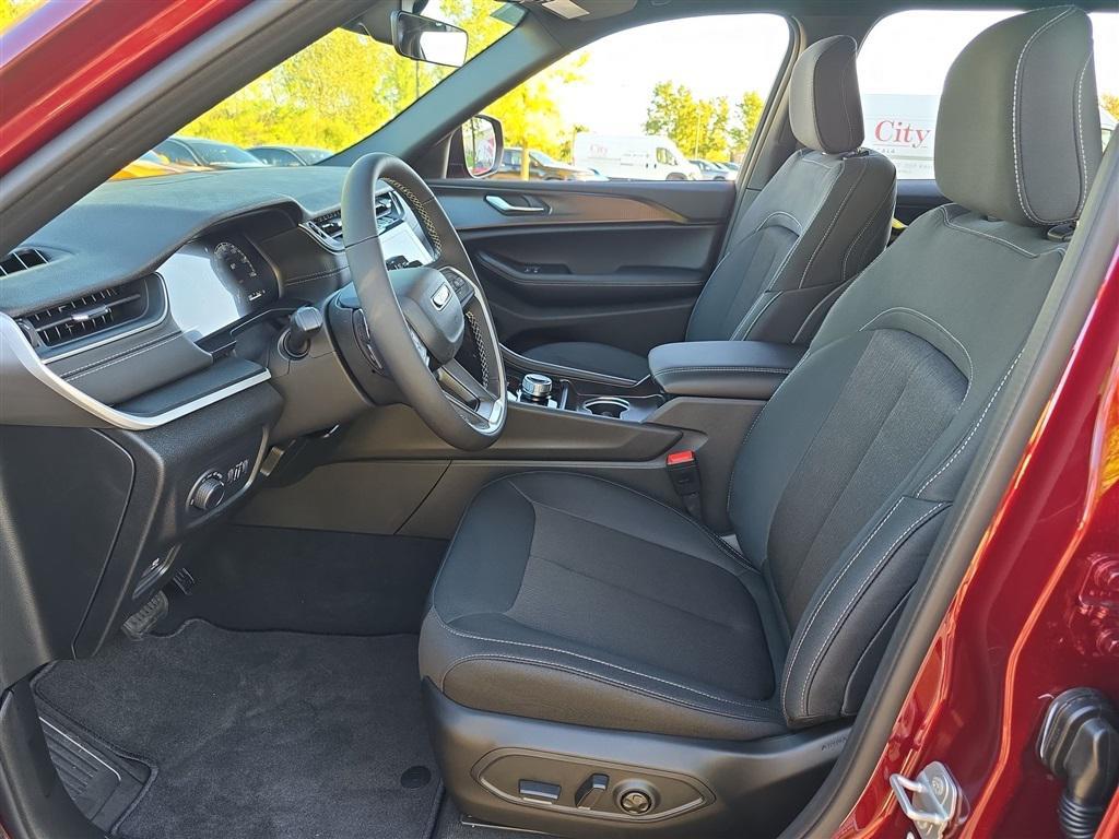 new 2025 Jeep Grand Cherokee L car, priced at $41,600