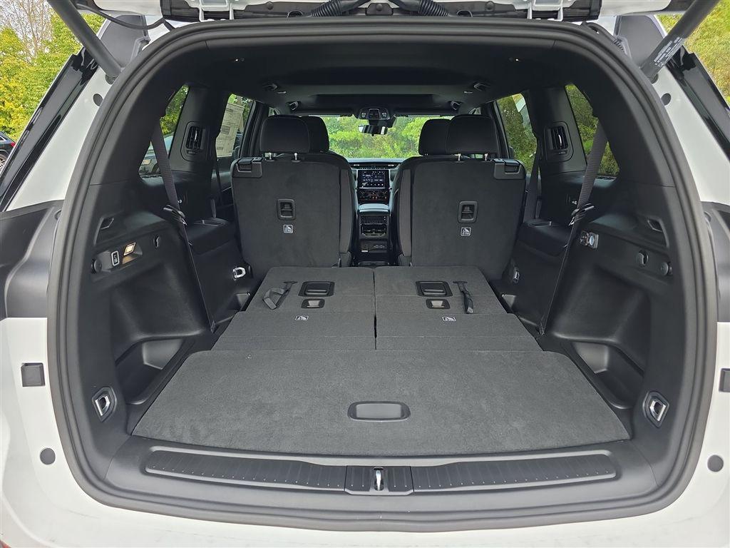 new 2025 Jeep Grand Cherokee L car, priced at $41,299