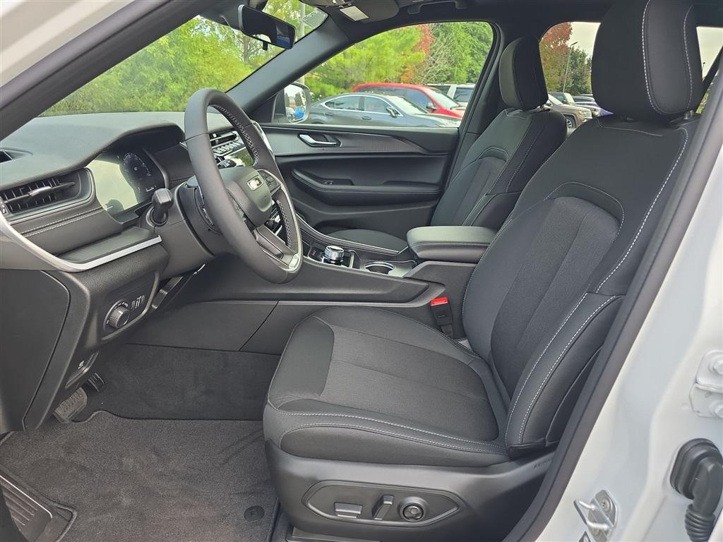 new 2025 Jeep Grand Cherokee L car, priced at $41,967