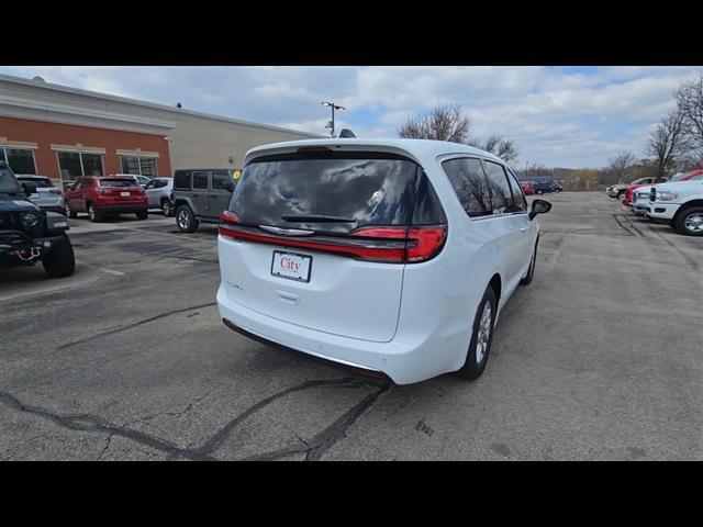 new 2025 Chrysler Pacifica car, priced at $40,489