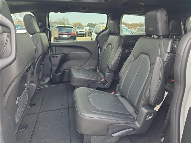 new 2025 Chrysler Pacifica car, priced at $40,489