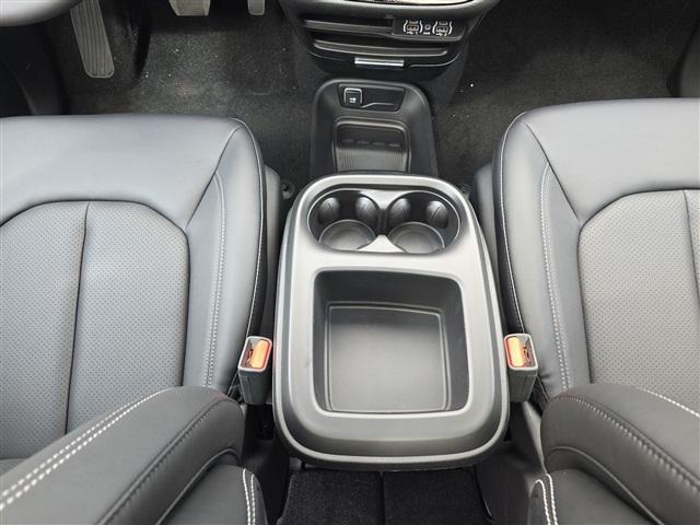 new 2025 Chrysler Pacifica car, priced at $40,489