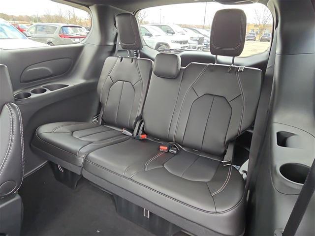 new 2025 Chrysler Pacifica car, priced at $40,489