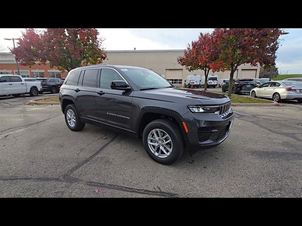 new 2025 Jeep Grand Cherokee car, priced at $40,351