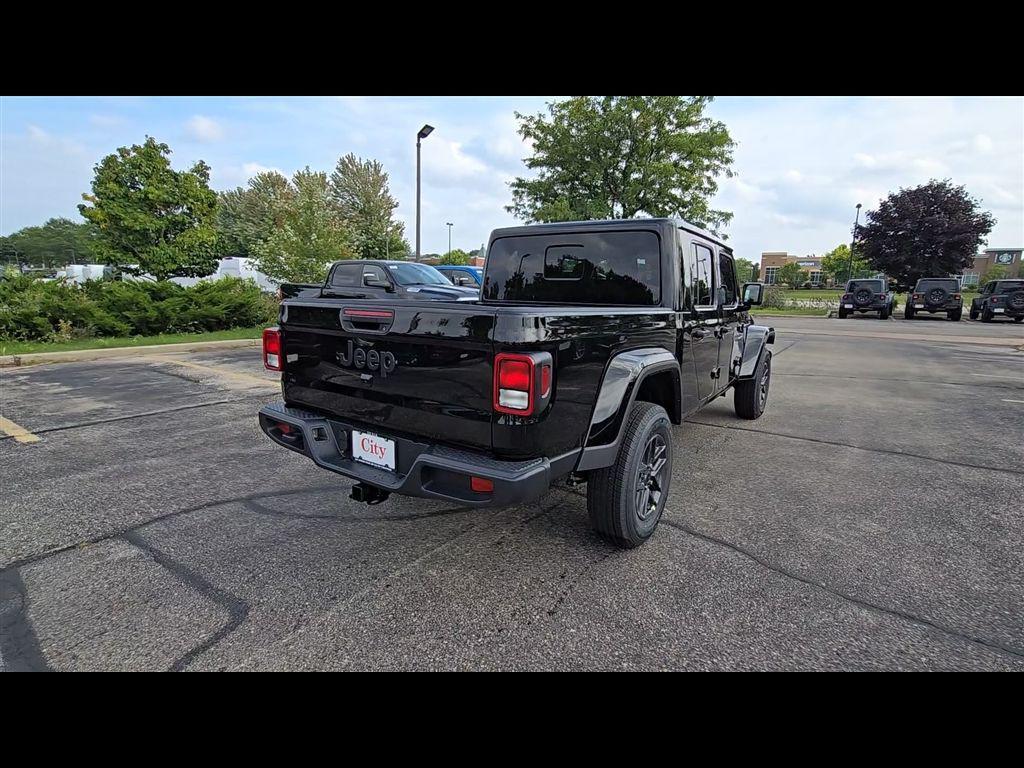 new 2025 Jeep Gladiator car, priced at $45,229