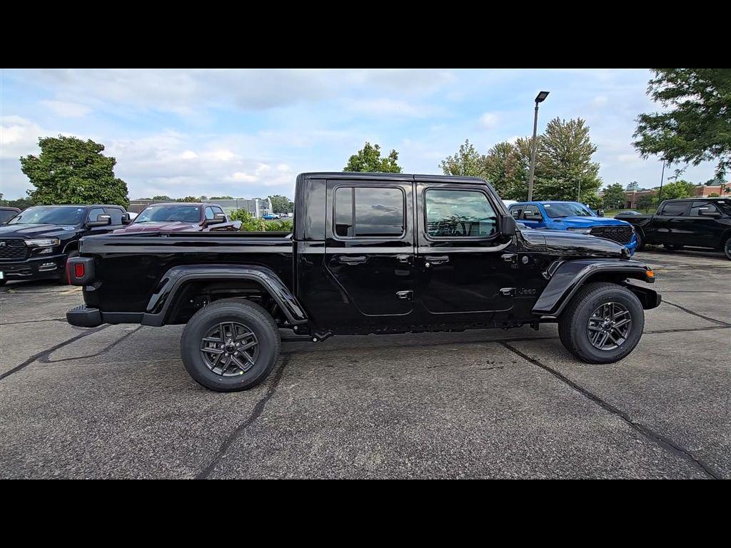 new 2025 Jeep Gladiator car, priced at $45,229