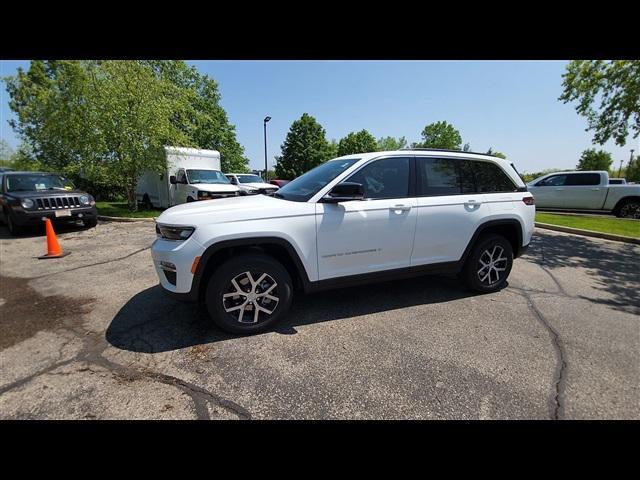 new 2024 Jeep Grand Cherokee car, priced at $43,703