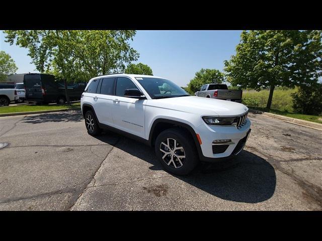 new 2024 Jeep Grand Cherokee car, priced at $43,703