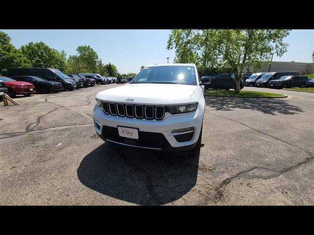 new 2024 Jeep Grand Cherokee car, priced at $43,703