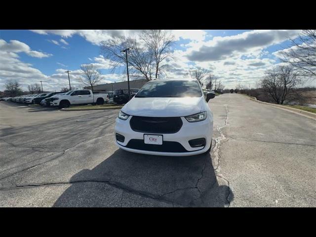 new 2024 Chrysler Pacifica car, priced at $38,533