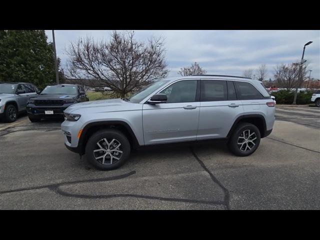 new 2025 Jeep Grand Cherokee car, priced at $47,334