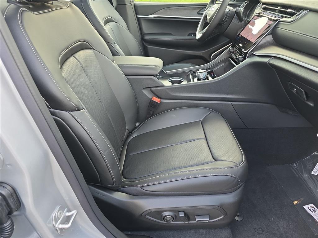 new 2025 Jeep Grand Cherokee L car, priced at $55,609