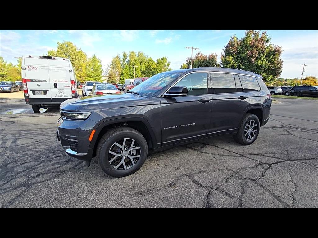 new 2025 Jeep Grand Cherokee L car, priced at $49,048