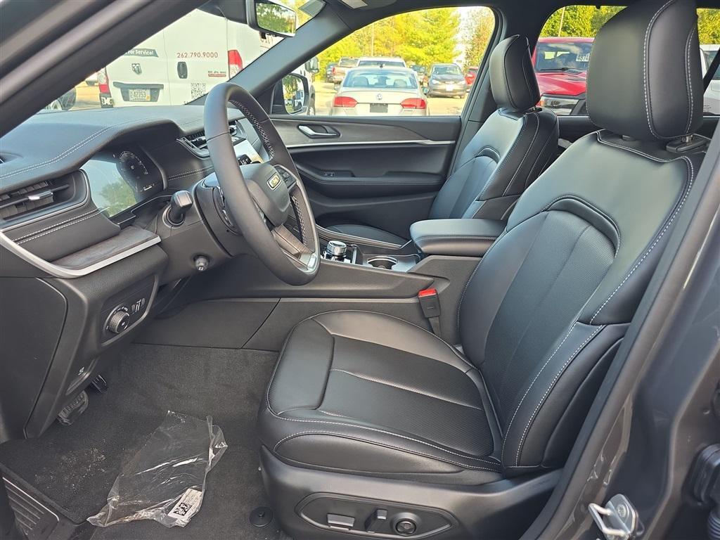 new 2025 Jeep Grand Cherokee L car, priced at $49,048