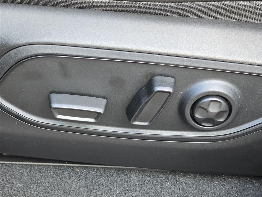 new 2025 Jeep Grand Cherokee L car, priced at $49,048