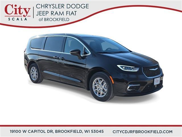 new 2025 Chrysler Pacifica car, priced at $40,232