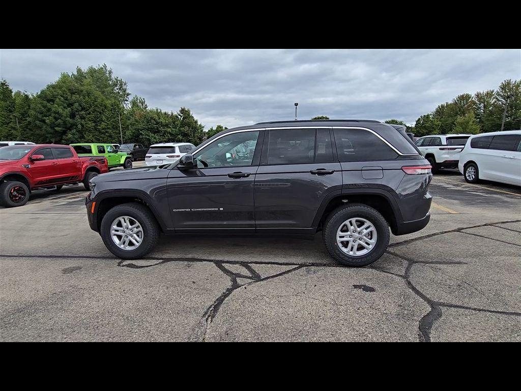 new 2025 Jeep Grand Cherokee car, priced at $35,550