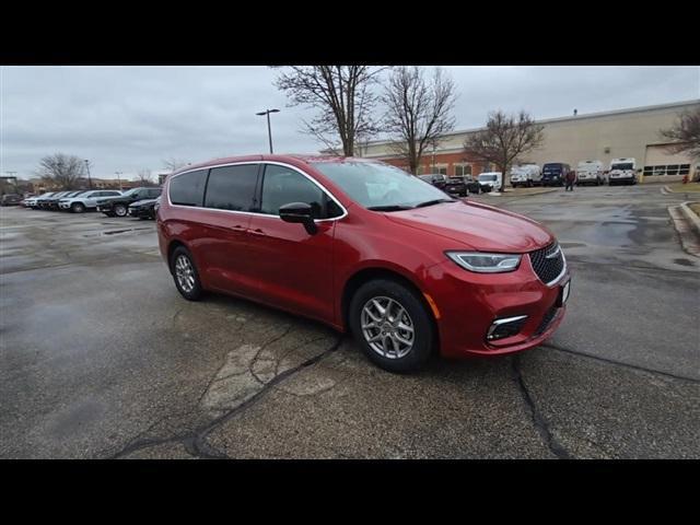 new 2025 Chrysler Pacifica car, priced at $41,079