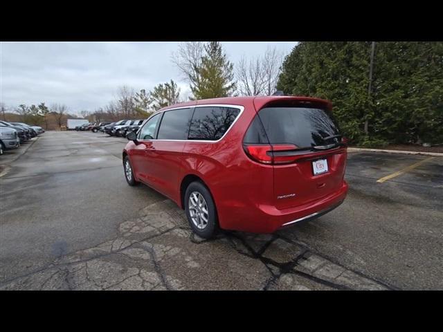 new 2025 Chrysler Pacifica car, priced at $41,079