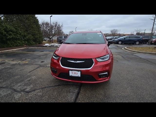 new 2025 Chrysler Pacifica car, priced at $41,079