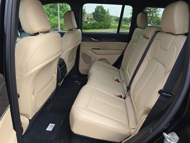 new 2025 Jeep Grand Cherokee car, priced at $40,773