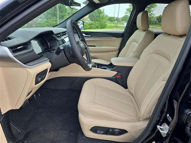 new 2025 Jeep Grand Cherokee car, priced at $40,773