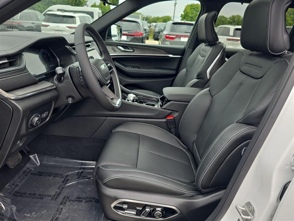 new 2025 Jeep Grand Cherokee car, priced at $54,810