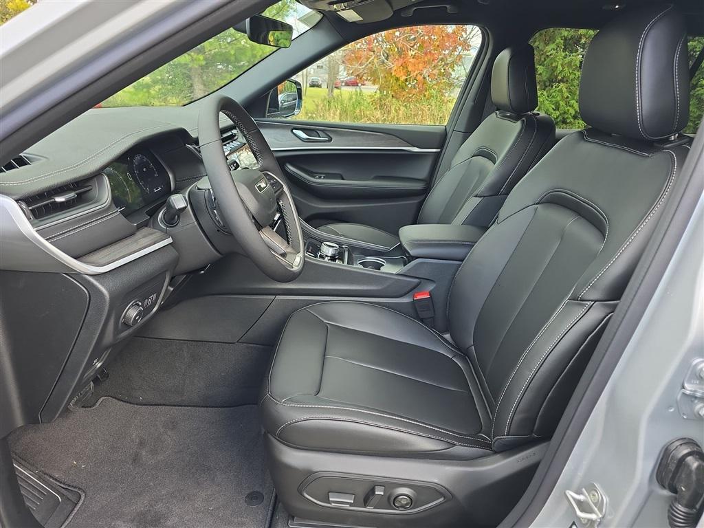 new 2025 Jeep Grand Cherokee L car, priced at $45,970