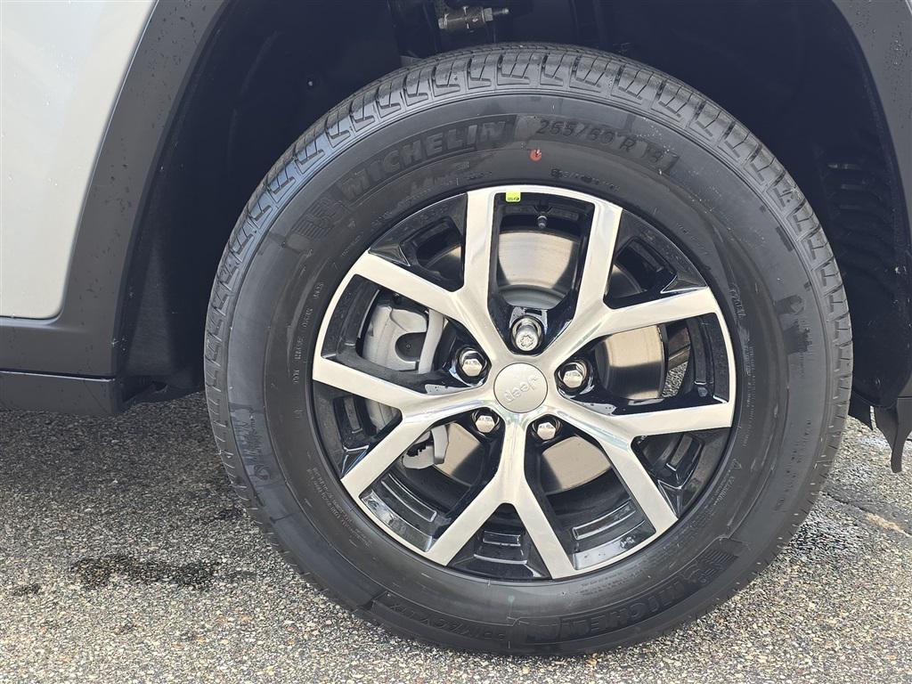 new 2025 Jeep Grand Cherokee L car, priced at $45,970