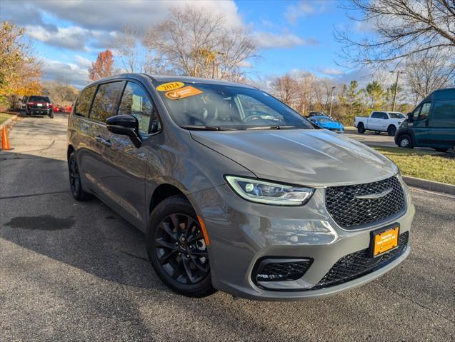 used 2024 Chrysler Pacifica Hybrid car, priced at $41,282