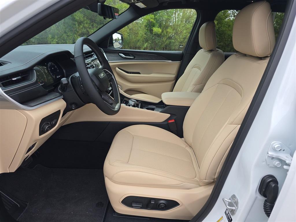 new 2025 Jeep Grand Cherokee L car, priced at $53,986