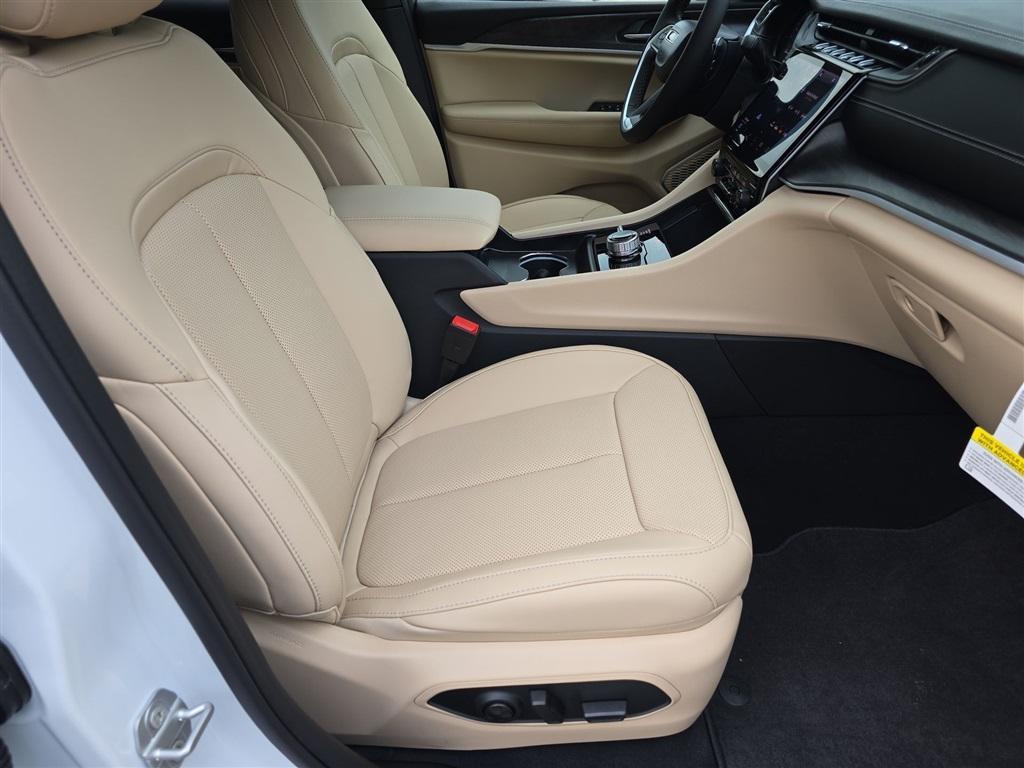 new 2025 Jeep Grand Cherokee L car, priced at $53,986