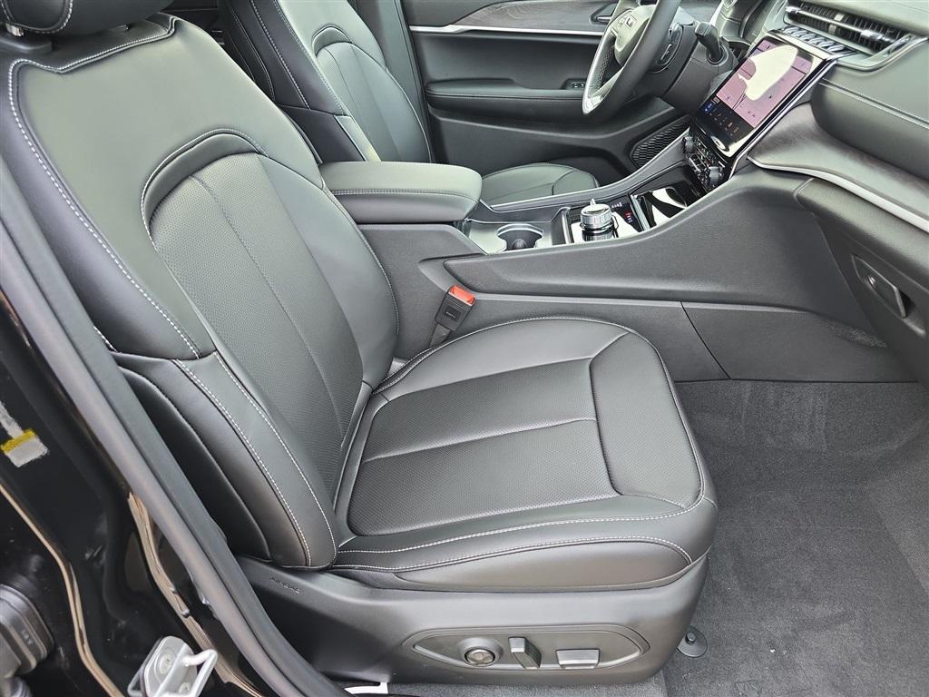 new 2025 Jeep Grand Cherokee L car, priced at $51,386