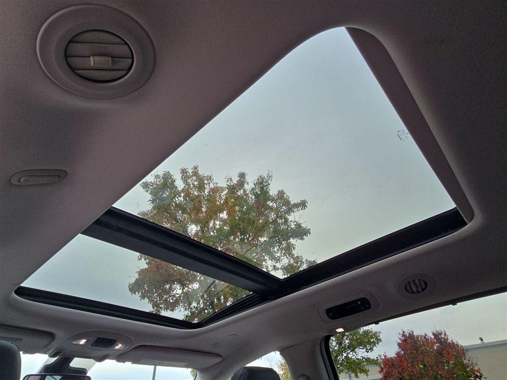 used 2023 Chrysler Pacifica car, priced at $27,360