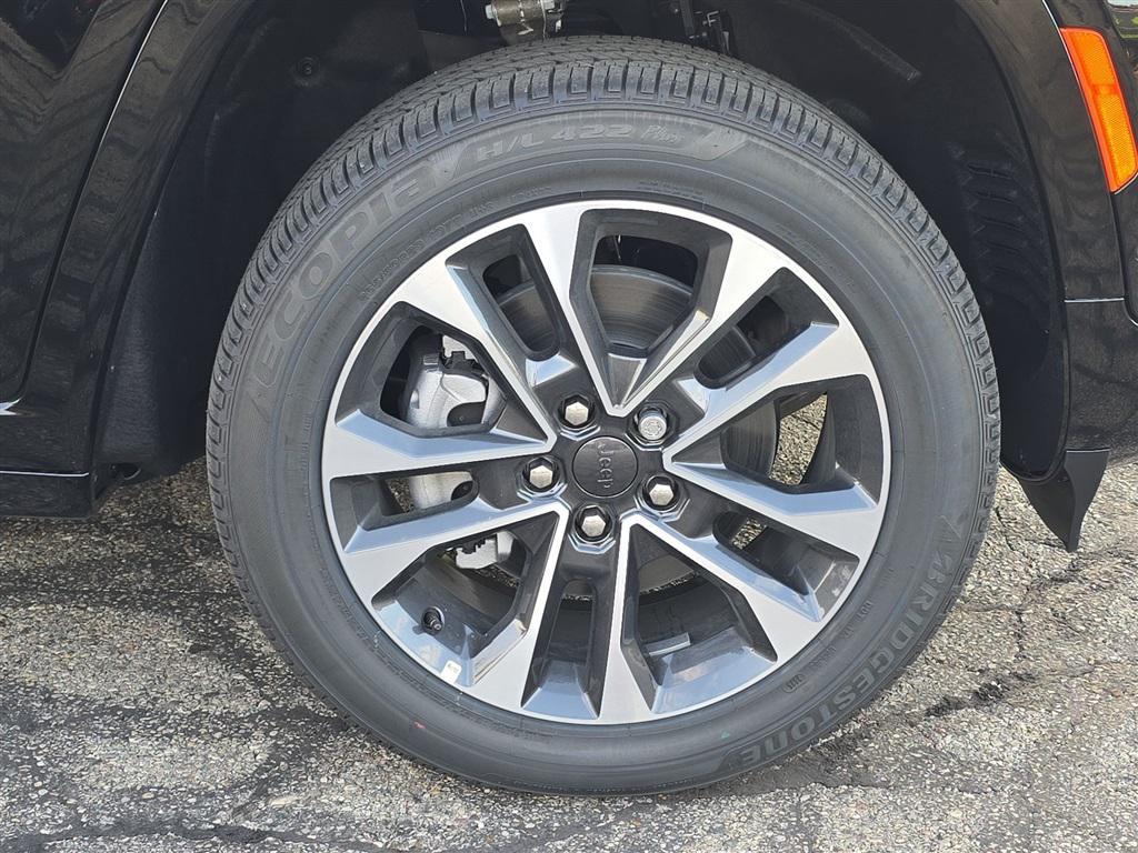 new 2025 Jeep Grand Cherokee L car, priced at $61,636