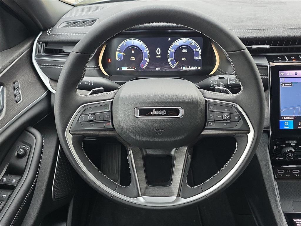 new 2025 Jeep Grand Cherokee car, priced at $47,960