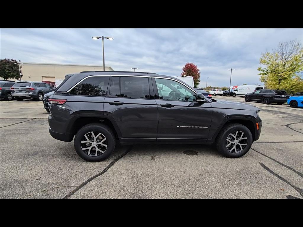 new 2025 Jeep Grand Cherokee car, priced at $47,960