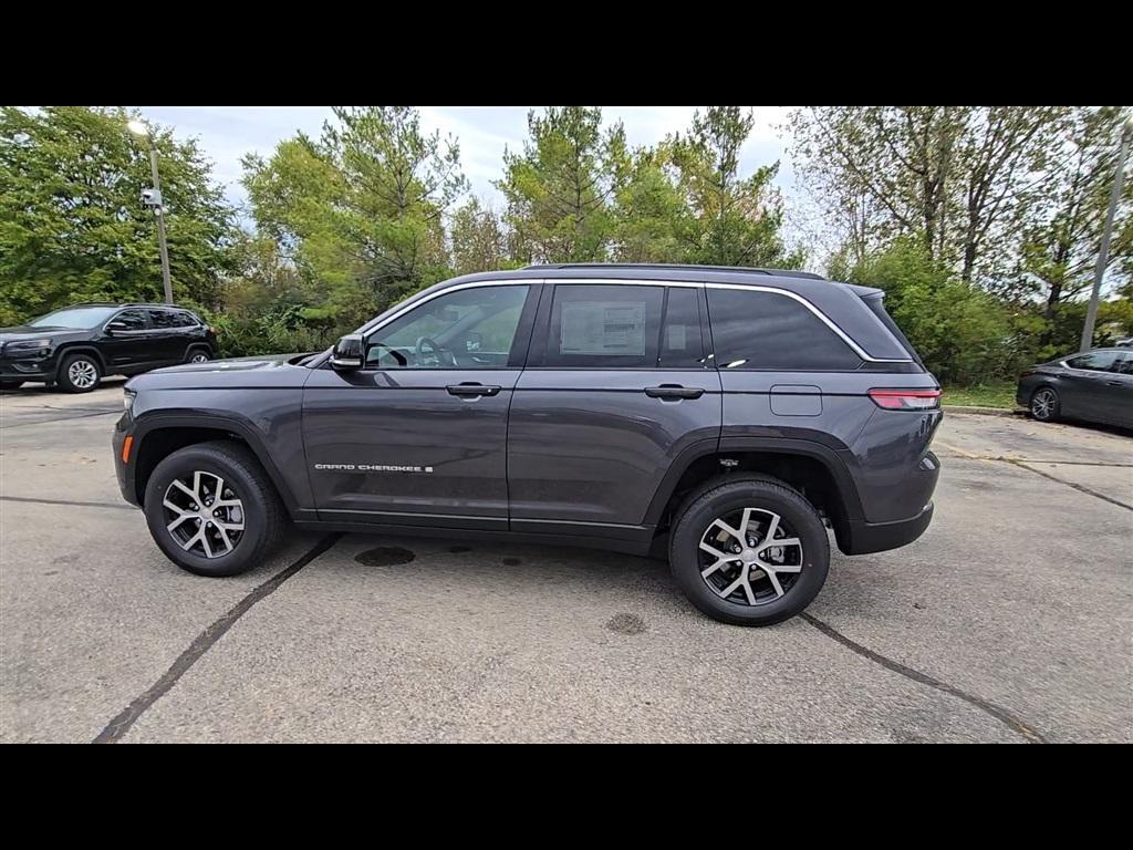 new 2025 Jeep Grand Cherokee car, priced at $47,960