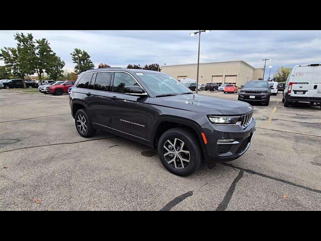 new 2025 Jeep Grand Cherokee car, priced at $47,960
