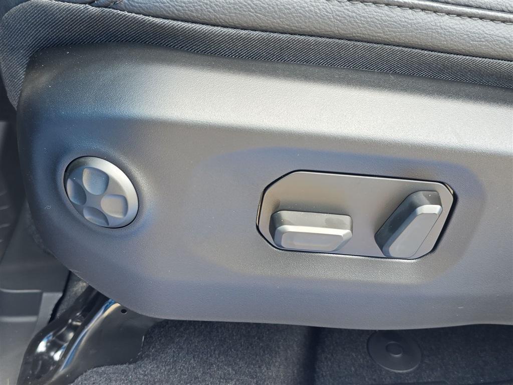 new 2025 Jeep Wrangler car, priced at $50,515