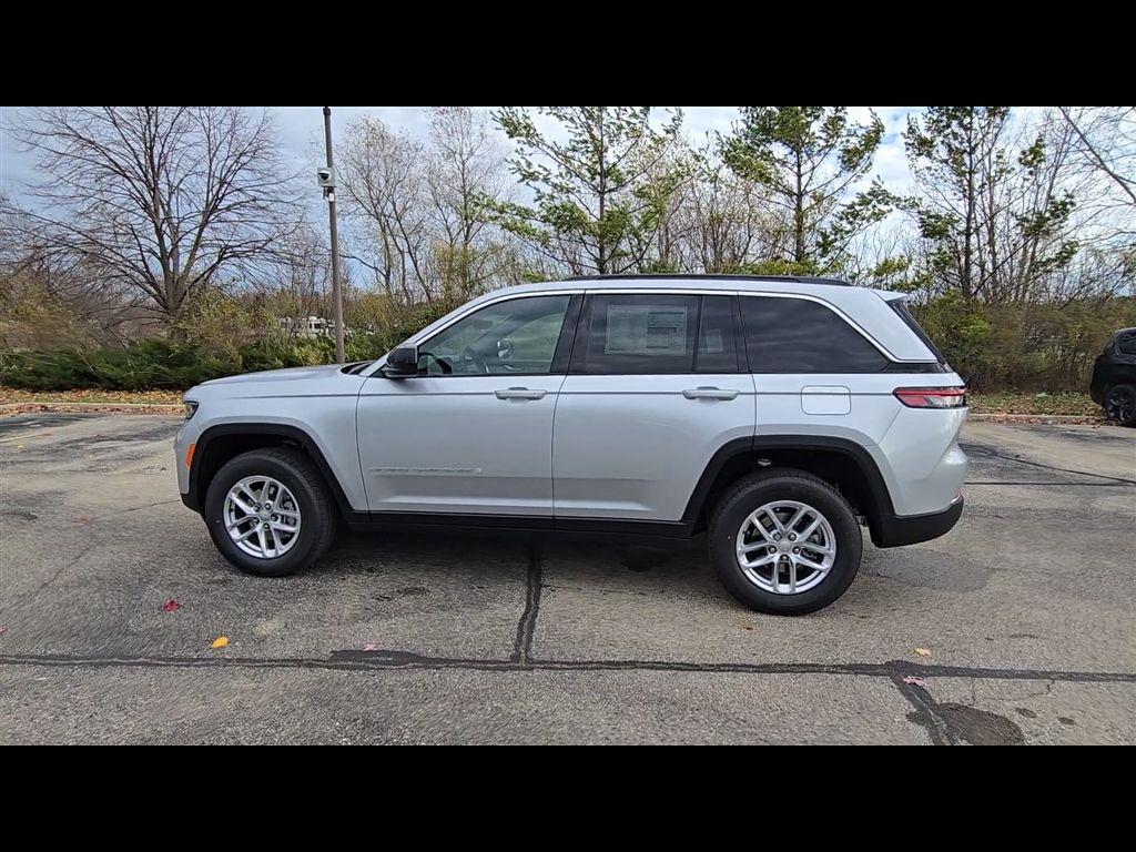 new 2025 Jeep Grand Cherokee car, priced at $40,351
