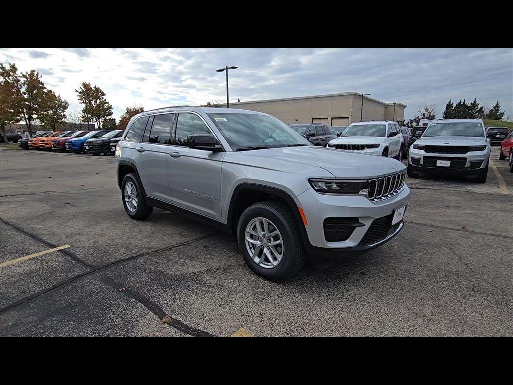 new 2025 Jeep Grand Cherokee car, priced at $40,351