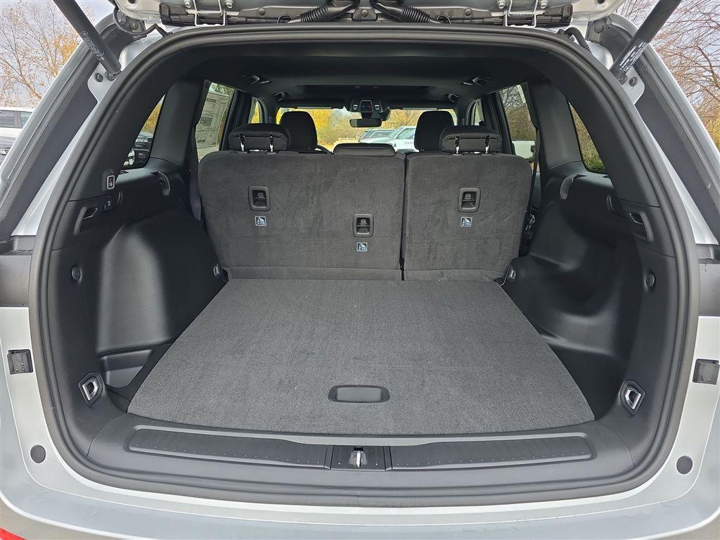 new 2025 Jeep Grand Cherokee car, priced at $40,351