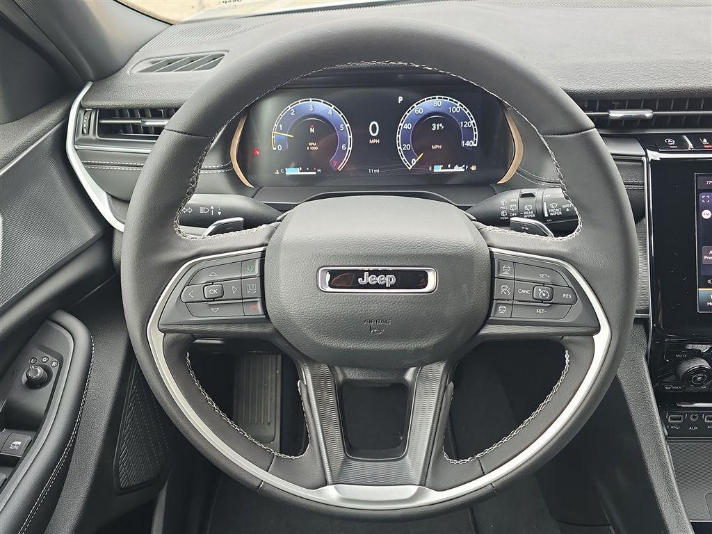 new 2025 Jeep Grand Cherokee car, priced at $40,351