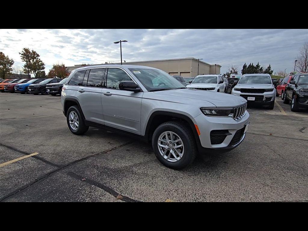 new 2025 Jeep Grand Cherokee car, priced at $40,351