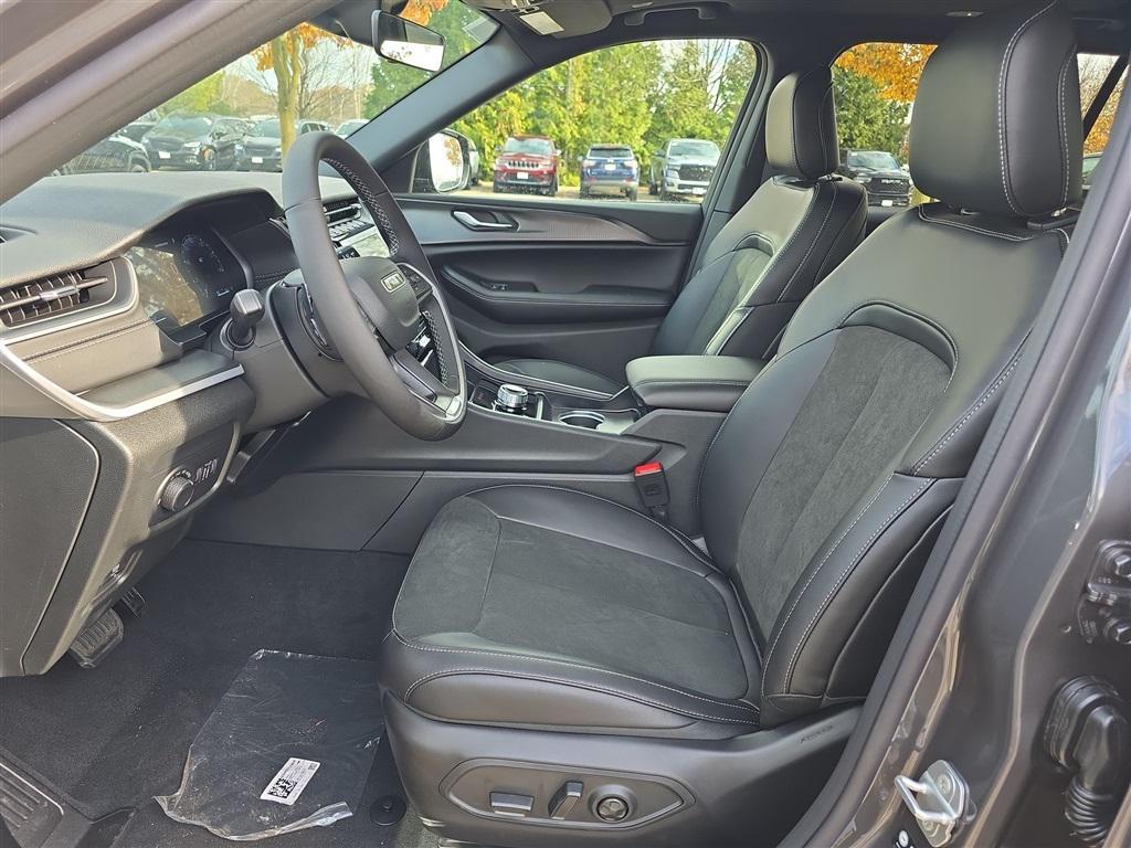 new 2025 Jeep Grand Cherokee L car, priced at $44,281