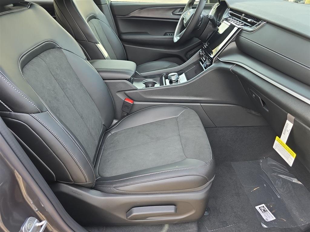 new 2025 Jeep Grand Cherokee L car, priced at $44,281