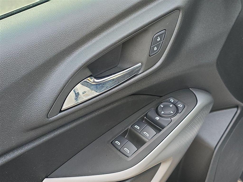 used 2024 Chevrolet Trax car, priced at $19,660